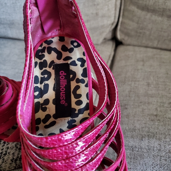 Red Shoes - Picture 4 of 7